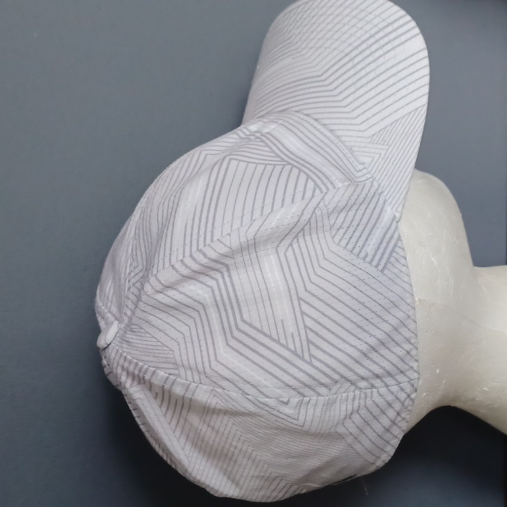 Under Armor Hat - image 3